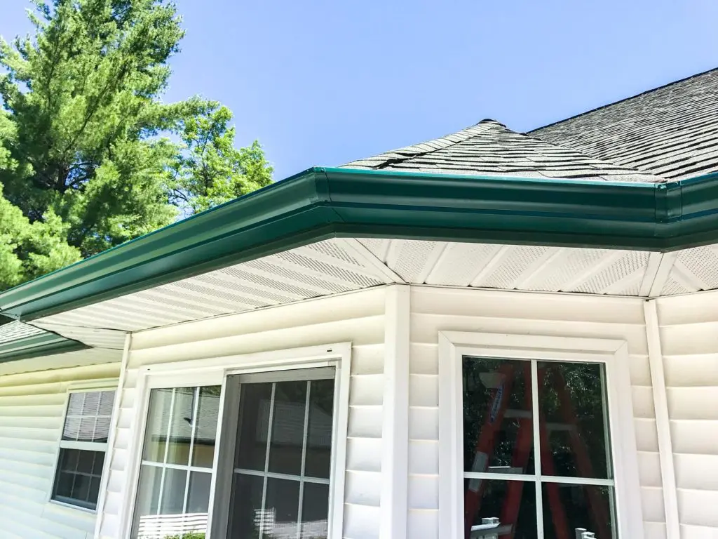 How Aluminum Benefits Your Gutters in Tawas - D & D Seamless Gutters
