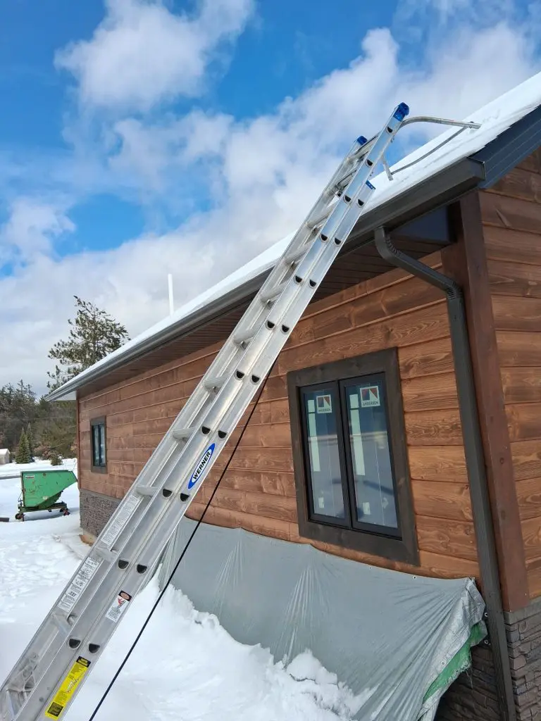 🚨 Is Water Sneaking Into Your Crawl Space? - D & D Seamless Gutters